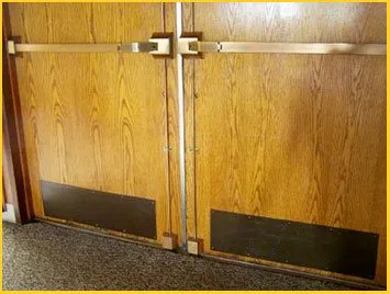 Phoenix Expert Locksmith Phoenix, AZ 623-850-5368 - panic-bar-fresh-installation